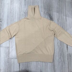 Burberry Women's Tan sweater size large NWOT